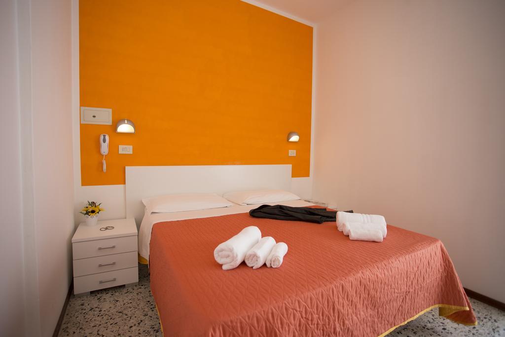 Hotel Sahib Cattolica Luaran gambar